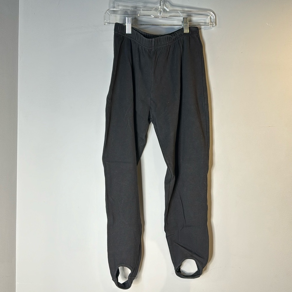 Black leggings with the stirrups – honors